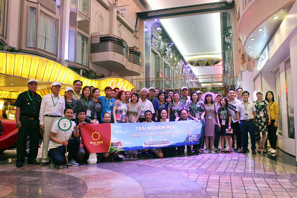 Đoàn khách tham quan Singapore - Malaysia - Thái Lan ngày 28/05/2018