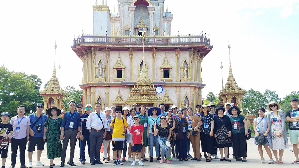 Đoàn khách tham quan Singapore - Malaysia ngày 01/06/2018