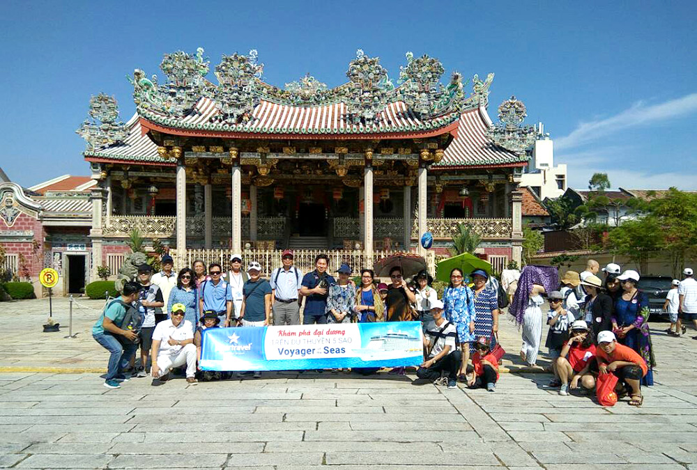 Đoàn khách tham quan Singapore - Malaysia ngày 08/06/2018