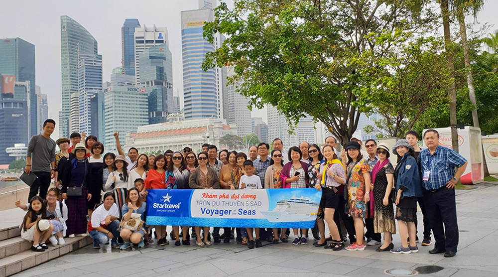 Đoàn khách tham quan Singapore - Malaysia ngày 15/02/2019