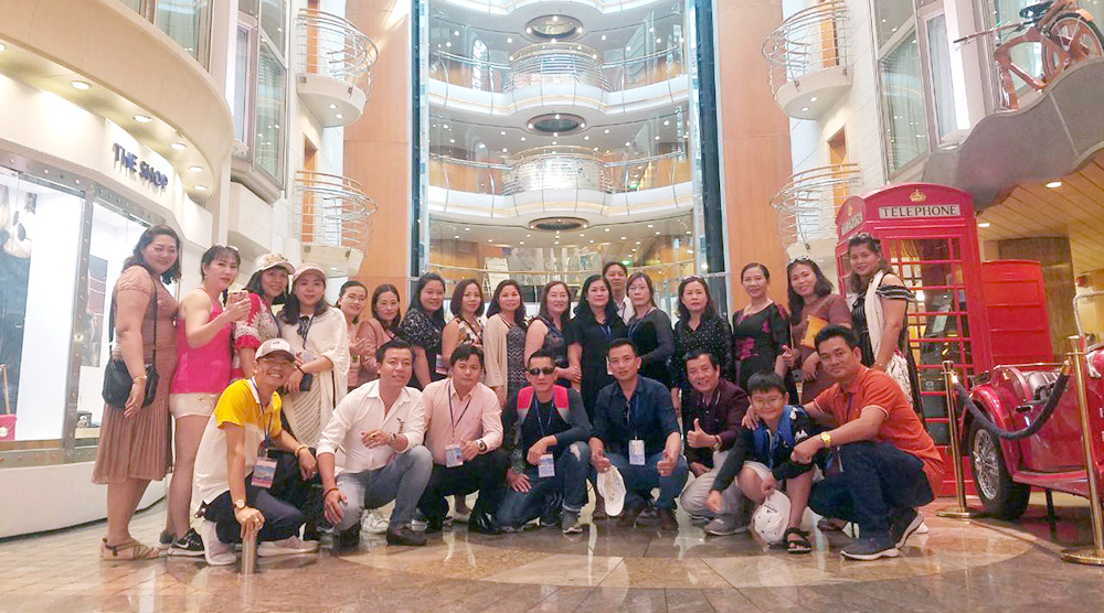 Đoàn khách tham quan Singapore - Malaysia ngày 11/03/2019