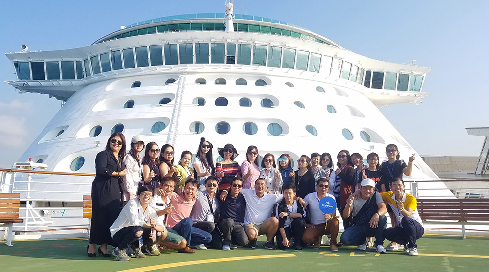 Đoàn khách tham quan Singapore - Malaysia - Indonesia ngày 30/04/2019