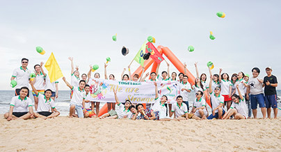 Đoàn Nam Thiên vui chơi tại Phan Thiết