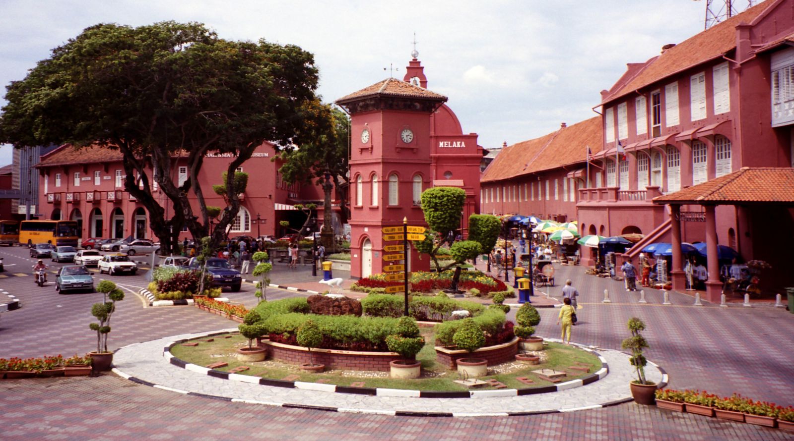 NGÀY 3: INDONESIA - MALACCA