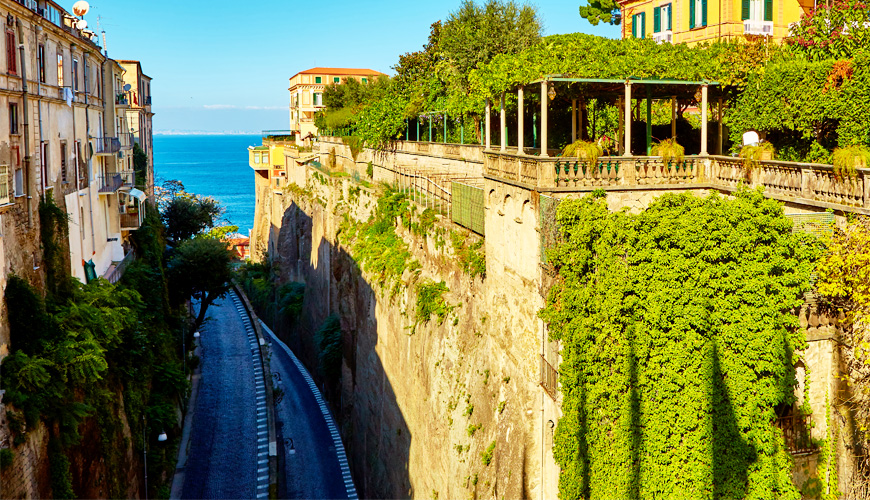 Naples, Ý