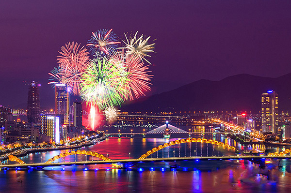 nhung-le-hoi-khong-the-bo-lo-thang-4-2015-01.jpg