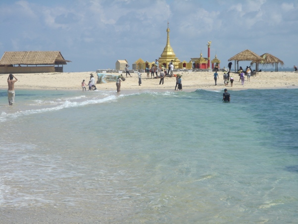 Chuang Tha beach.jpg