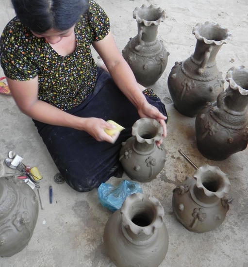 lang-gom-bau-truc.jpg