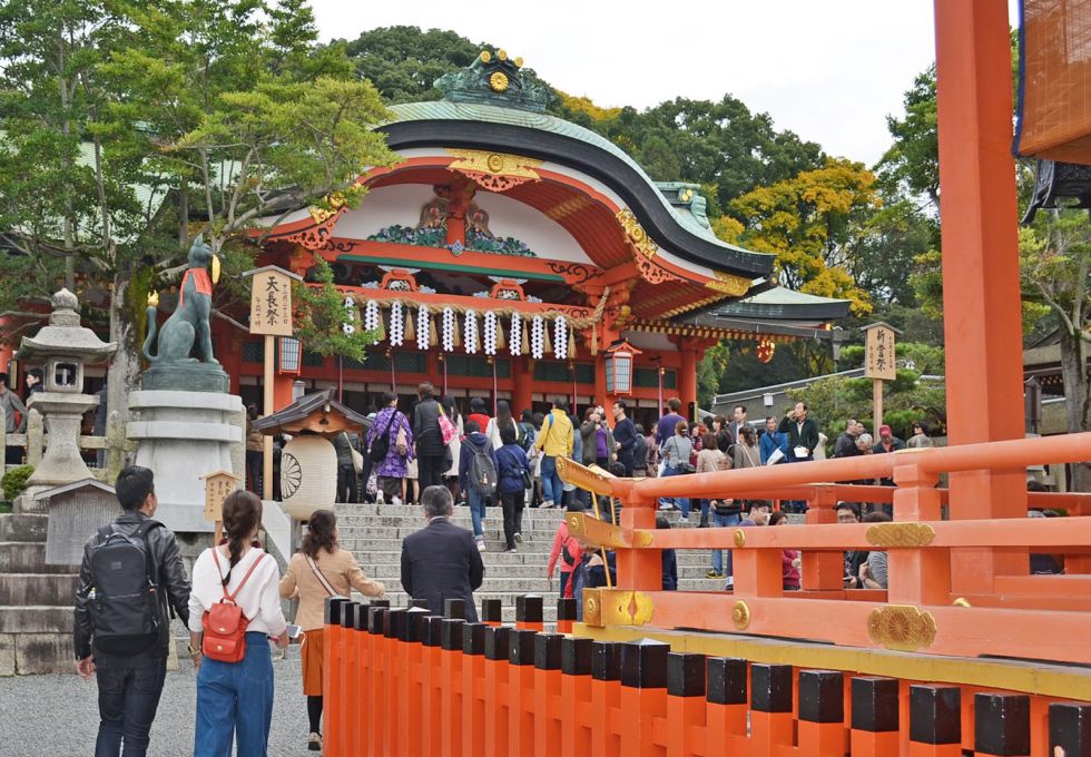fushimi-inari-ngoi-den-ngan-cot-linh-thieng-o-kyoto-nhat-ban