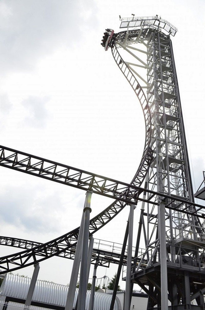 thot-tim-voi-nhung-tro-choi-tai-cong-vien-fuji-q-highland