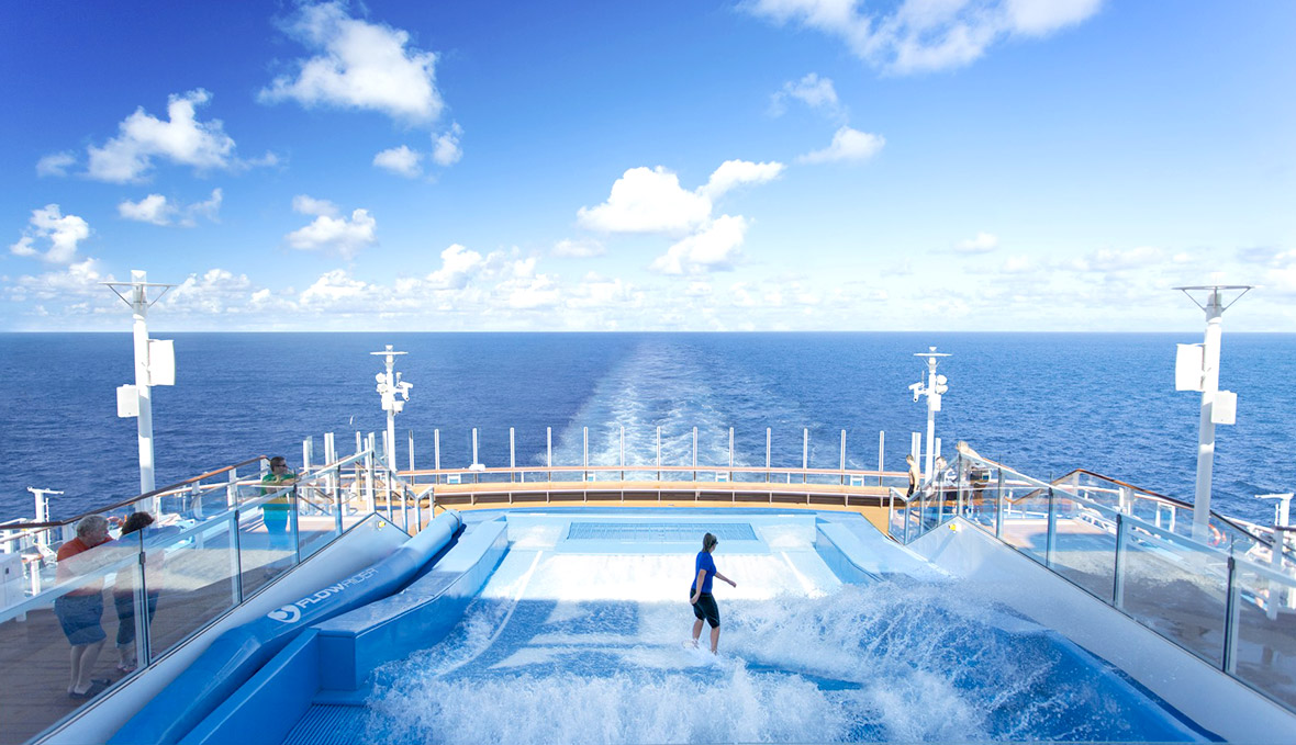 du thuyền 5 sao lướt sóng trên du thuyền