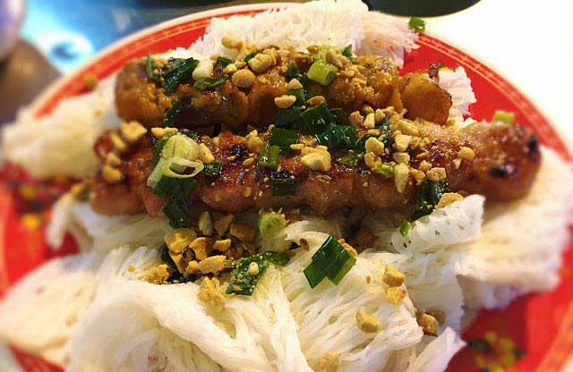 Du lịch Bến Tre - Thưởng thức món bò đun bánh hỏi