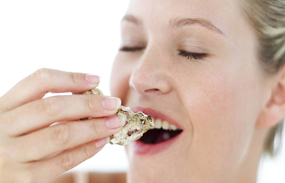 Thưởng thức hàu đúng cách