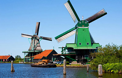 Xiêu lòng trước Zaanse Schans ngôi làng cối xay gió thơ mộng của Hà Lan