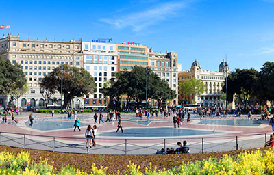 Quảng trường Placa Catalunya Barcelona
