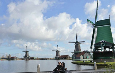 Khám phá ngôi làng cối xay gió độc nhất thế giới ở Hà Lan