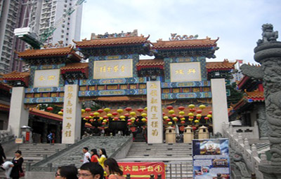 Thăm ngôi đền linh thiêng nhất ở Hồng Kông