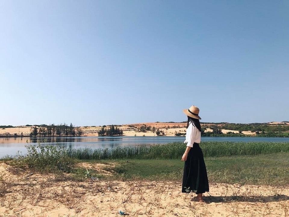 Bàu Trắng, cung đường ven biển đẹp nhất Việt Nam