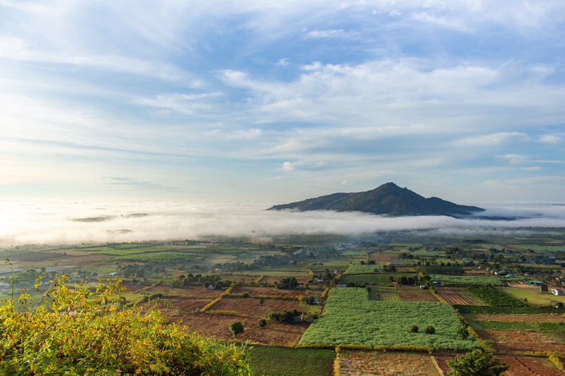 nui-lua-chu-dang-yah