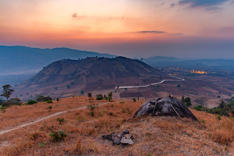 nui-lua-chu-dang-yah